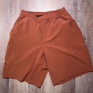 Lululemon pace breaker men’s shorts Medium brown lined side mesh stretch waist